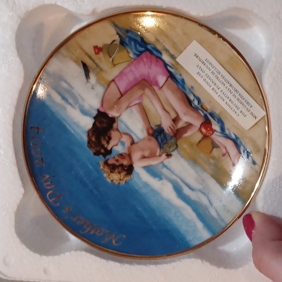 New Avon 2004 Mother's Day collectible plate sunny day - Picture 1 of 4